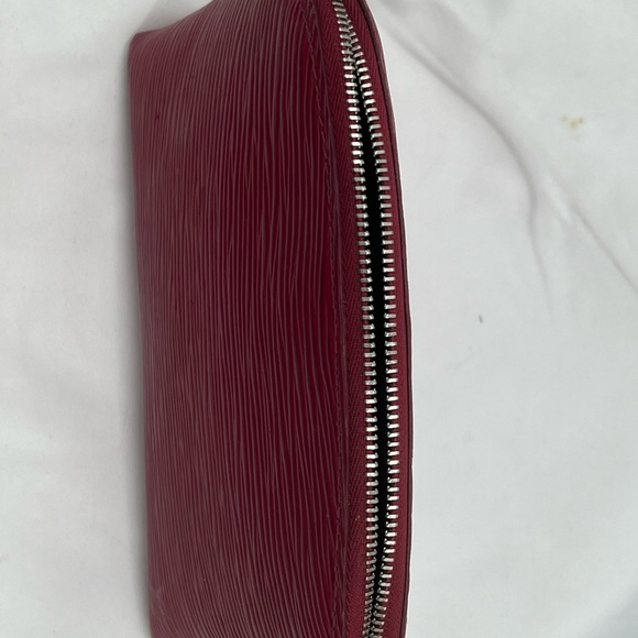 LOUIS VUITTON Epi Pochette Cosmetic Pouch Epi Leather Burgundy Bag M40641 - Picture 3 of 16